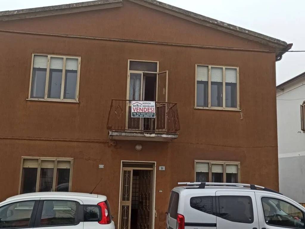 casa indipendente in vendita a Rosolina