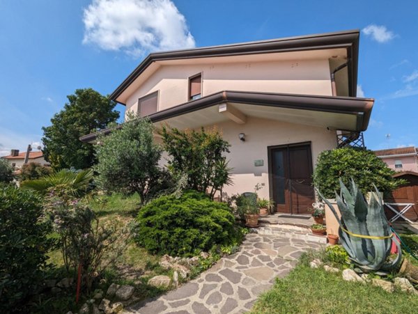 casa indipendente in vendita a Rosolina