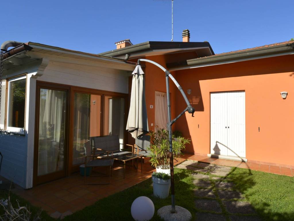 casa indipendente in vendita a Rosolina