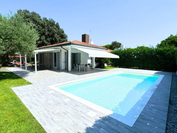 casa indipendente in vendita a Rosolina