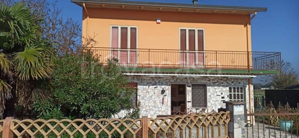 casa indipendente in vendita a Rosolina in zona Bassafonda