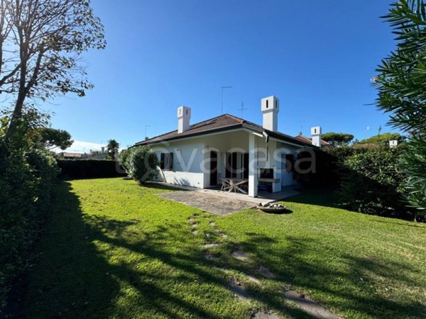 casa indipendente in vendita a Rosolina