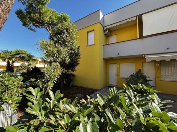 casa indipendente in vendita a Rosolina in zona Rosolina Mare