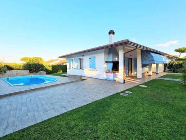 casa indipendente in vendita a Rosolina