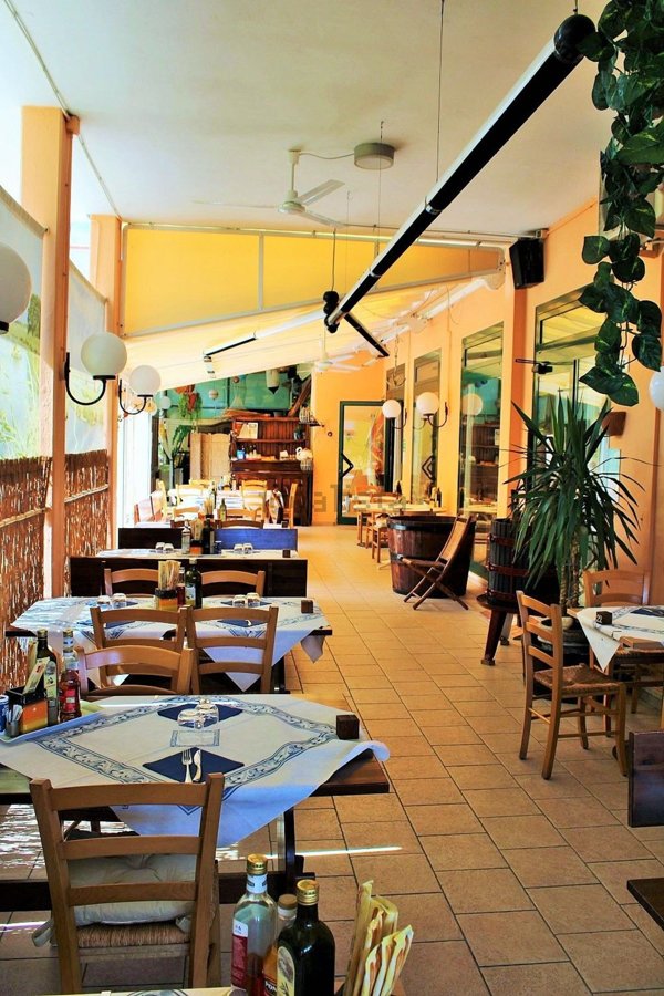 negozio in vendita a Rosolina in zona Rosolina Mare