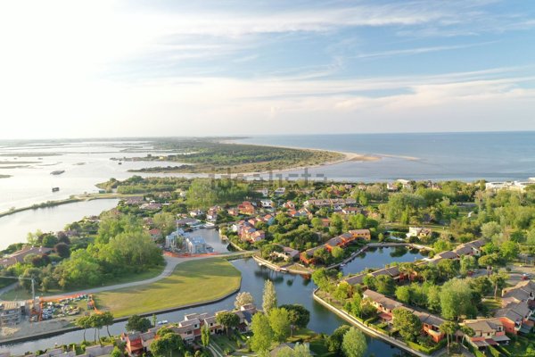 casa indipendente in vendita a Rosolina