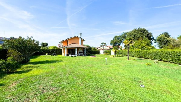 casa indipendente in vendita a Rosolina