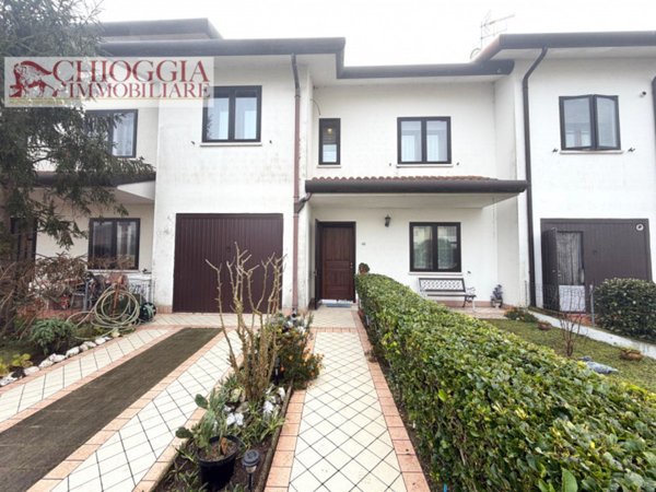 casa indipendente in vendita a Rosolina in zona Rosolina Mare