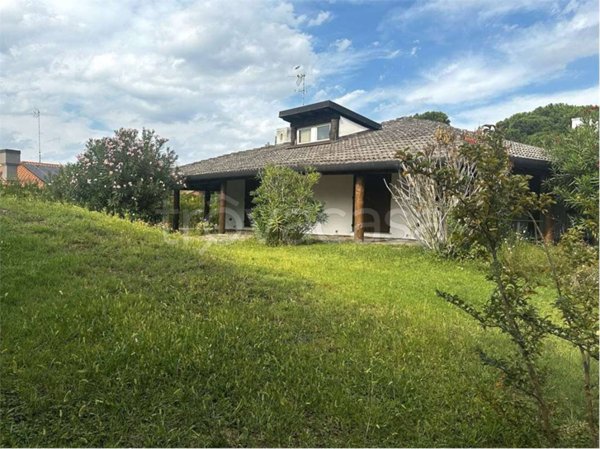 casa indipendente in vendita a Rosolina