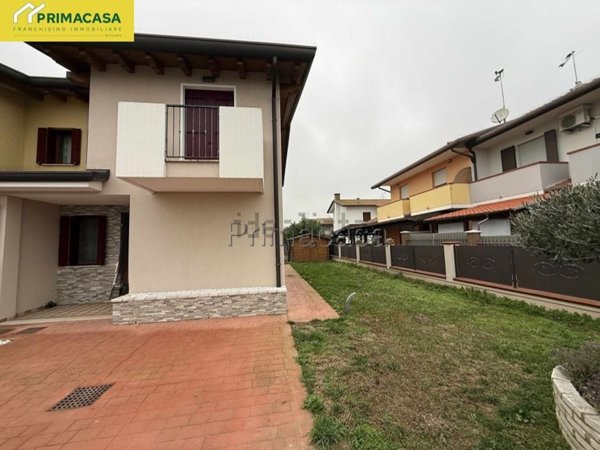 casa indipendente in vendita a Rosolina in zona Ca' Morosini