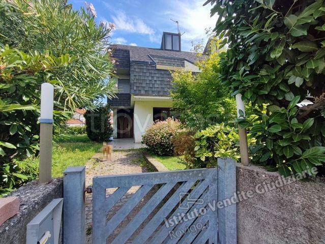 casa indipendente in vendita a Rosolina