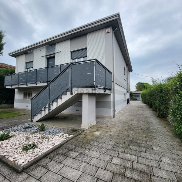 casa indipendente in vendita a Rosolina