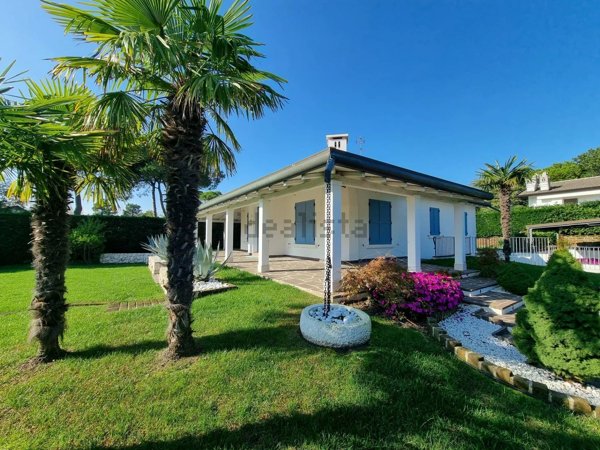 casa indipendente in vendita a Rosolina