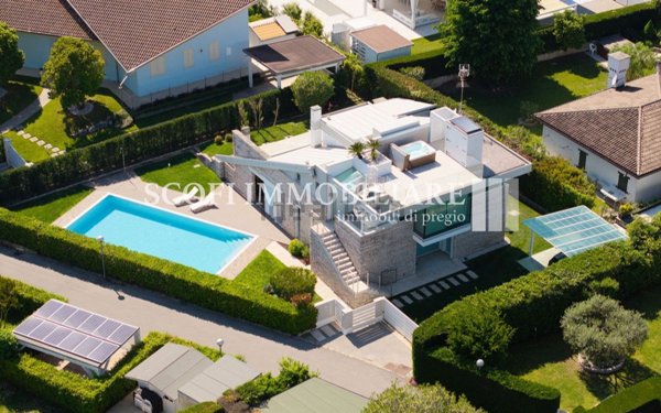 casa indipendente in vendita a Rosolina