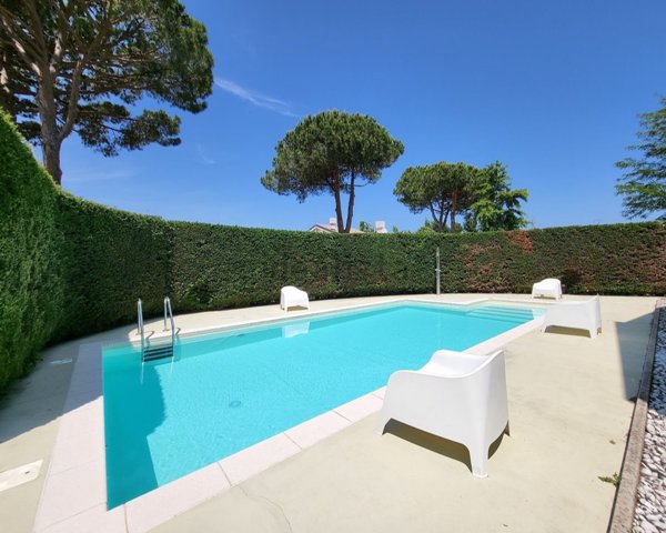 casa indipendente in vendita a Rosolina