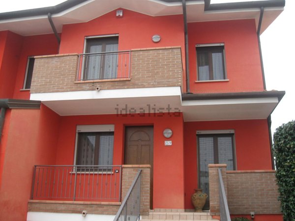 casa indipendente in vendita a Rosolina