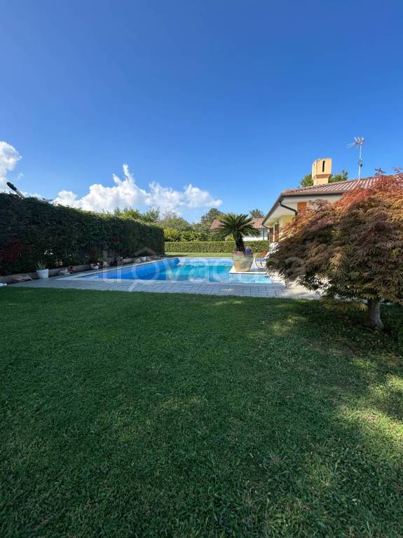 casa indipendente in vendita a Rosolina