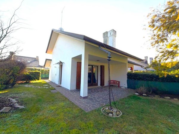 casa indipendente in vendita a Rosolina