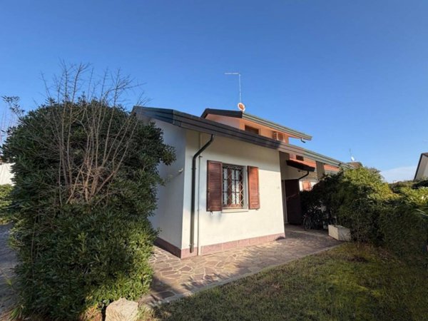 casa indipendente in vendita a Rosolina