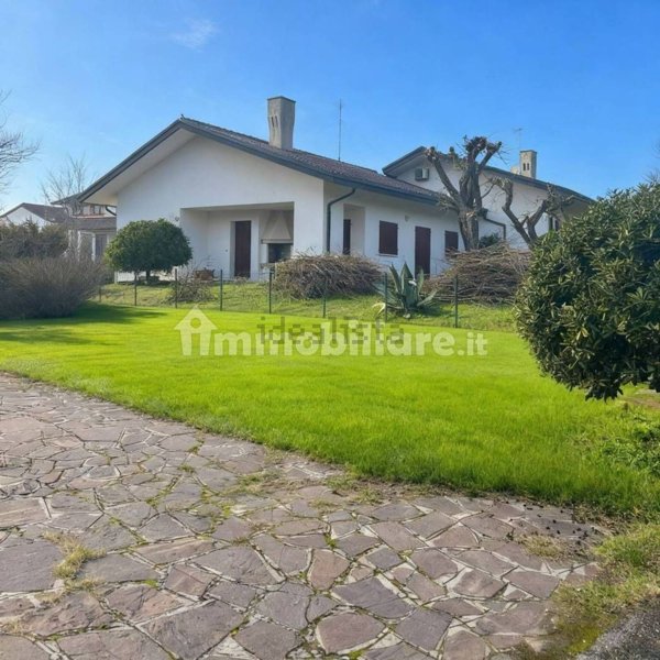 casa indipendente in vendita a Rosolina