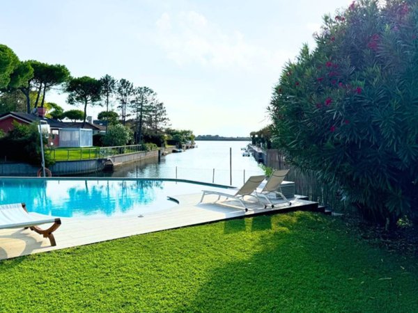 casa indipendente in vendita a Rosolina