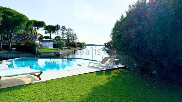 casa indipendente in vendita a Rosolina