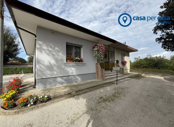 casa indipendente in vendita a Rosolina in zona Bassafonda