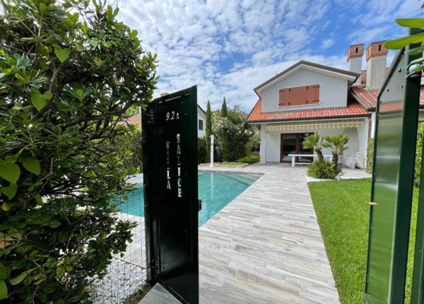 casa indipendente in vendita a Rosolina