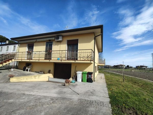 casa indipendente in vendita a Rosolina