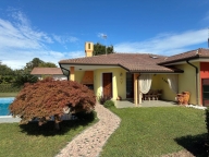 casa indipendente in vendita a Rosolina