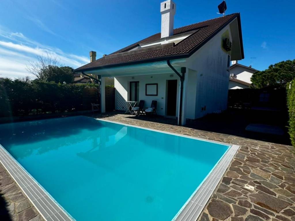 casa indipendente in vendita a Rosolina