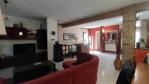 casa indipendente in vendita a Rosolina