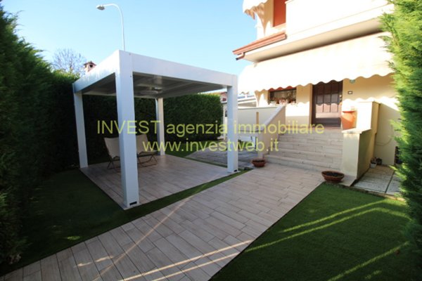 casa semindipendente in vendita a Rosolina