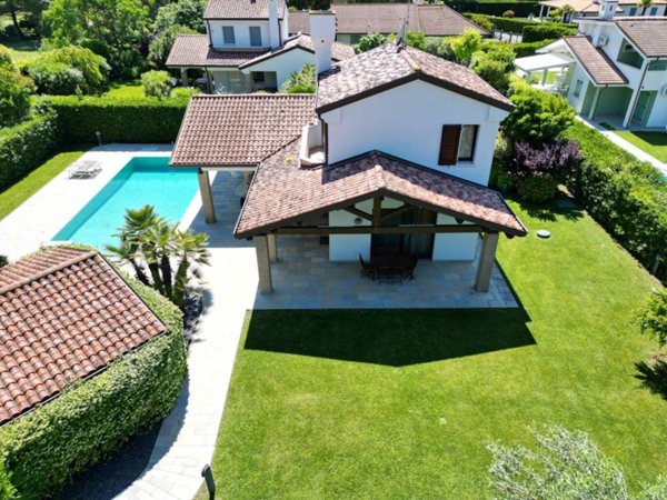 casa indipendente in vendita a Rosolina