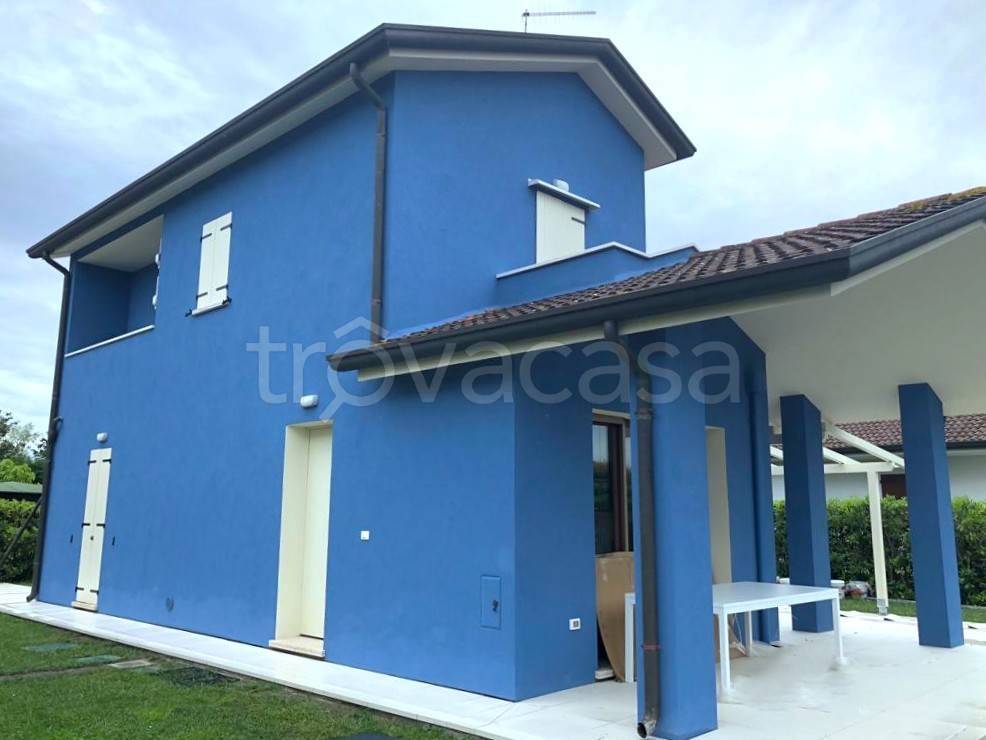 casa indipendente in vendita a Rosolina