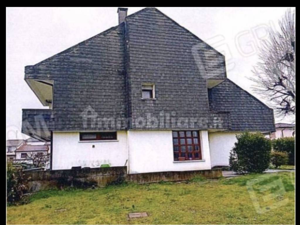 casa indipendente in vendita a Rosolina