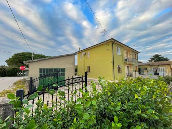 casa indipendente in vendita a Rosolina in zona Rosolina Mare