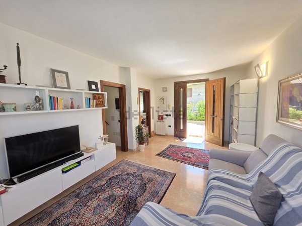 casa indipendente in vendita a Rosolina
