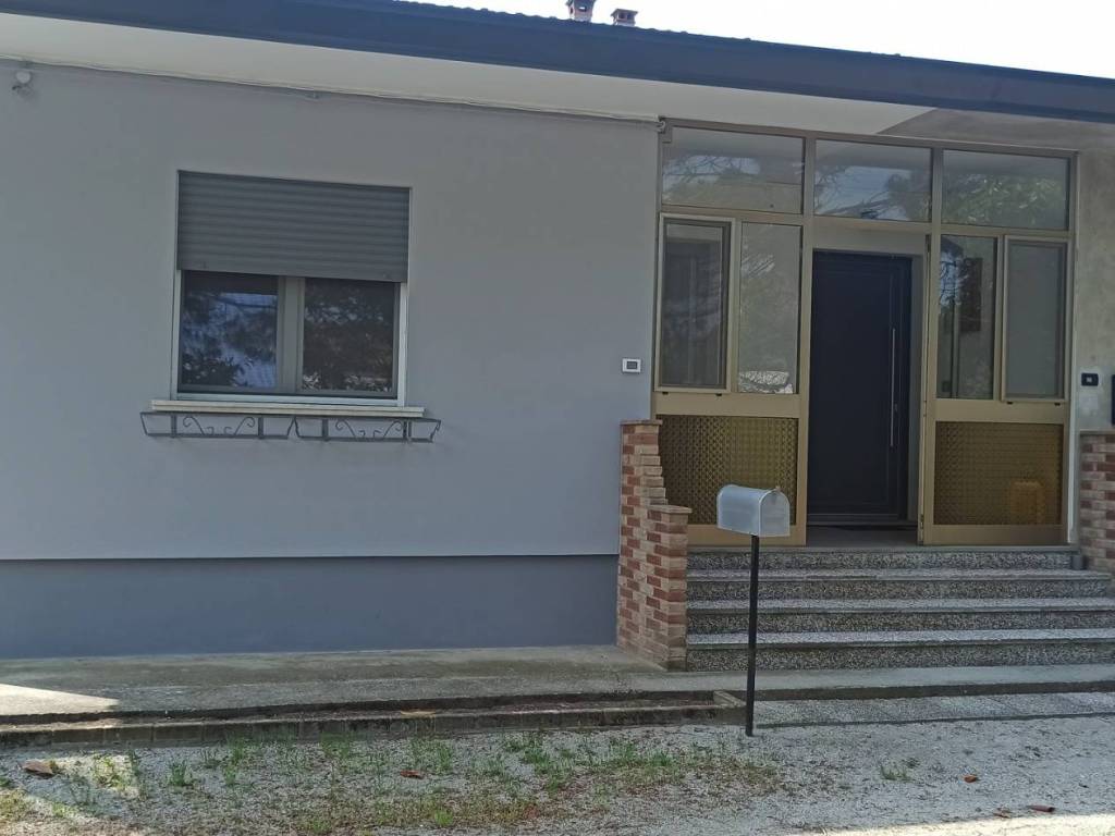 casa indipendente in vendita a Rosolina