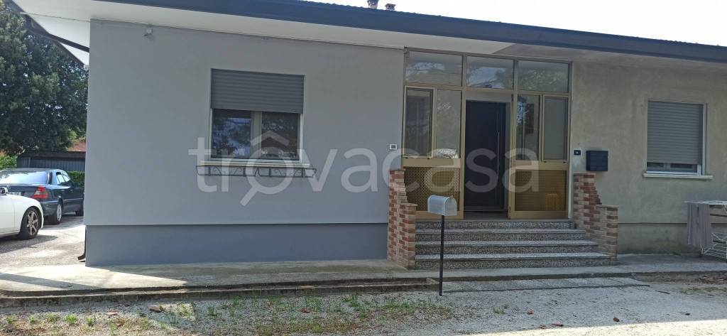 casa indipendente in vendita a Rosolina in zona Bassafonda