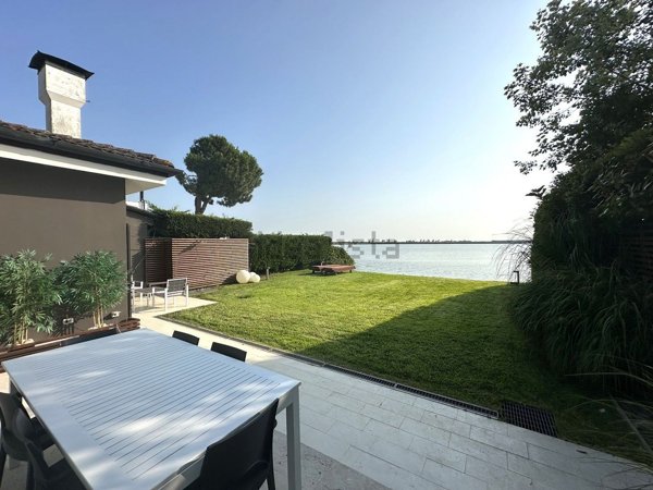 casa indipendente in vendita a Rosolina