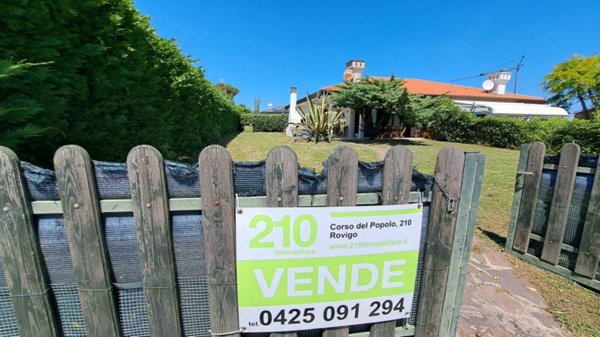 casa indipendente in vendita a Rosolina