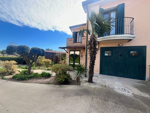 casa indipendente in vendita a Rosolina in zona Fenilone