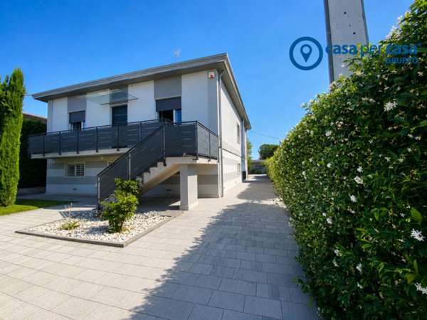 casa indipendente in vendita a Rosolina in zona Rosolina Mare