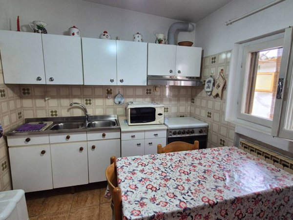 casa indipendente in vendita a Rosolina in zona Fenilone