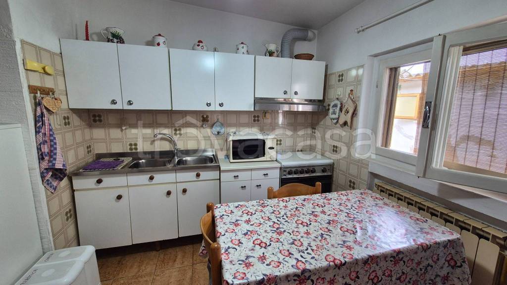 casa indipendente in vendita a Rosolina in zona Fenilone