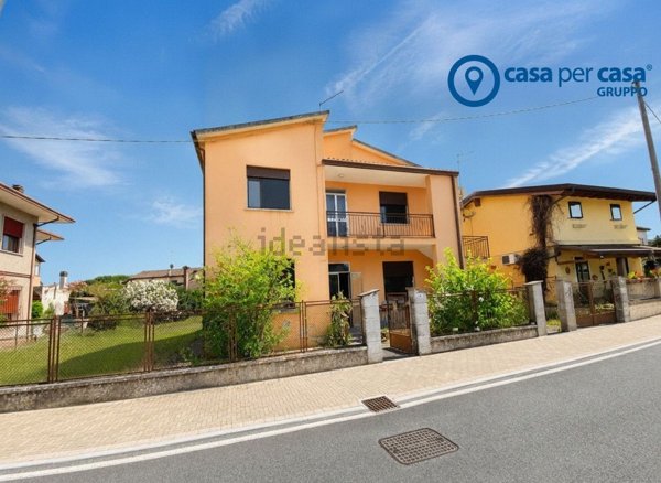 casa indipendente in vendita a Rosolina