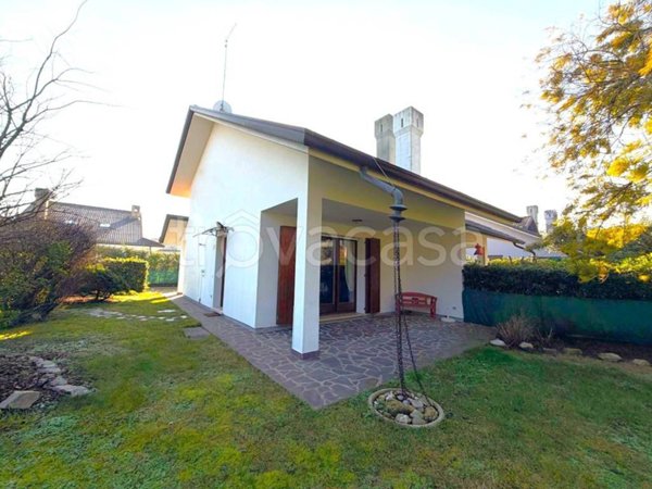 casa indipendente in vendita a Rosolina