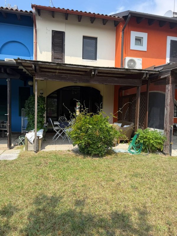 casa indipendente in vendita a Rosolina