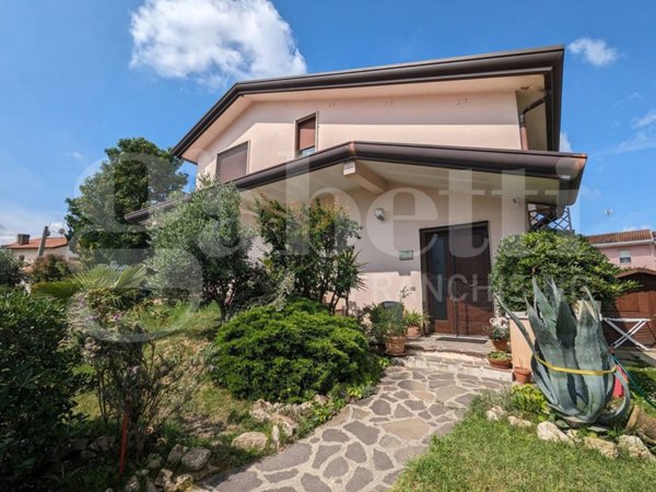 casa indipendente in vendita a Rosolina